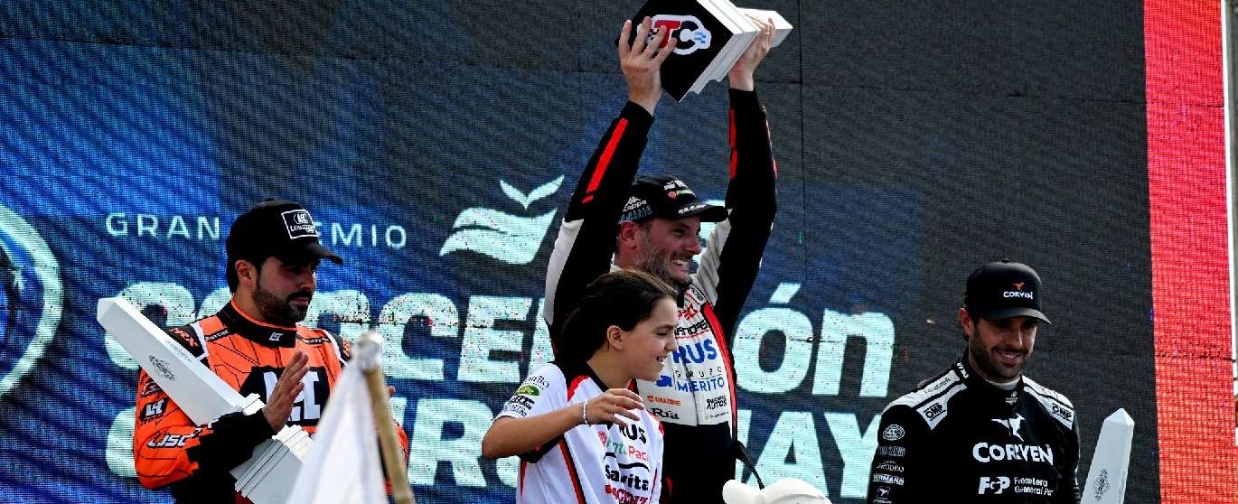 La emotiva charla familiar de Mangoni en el podio 