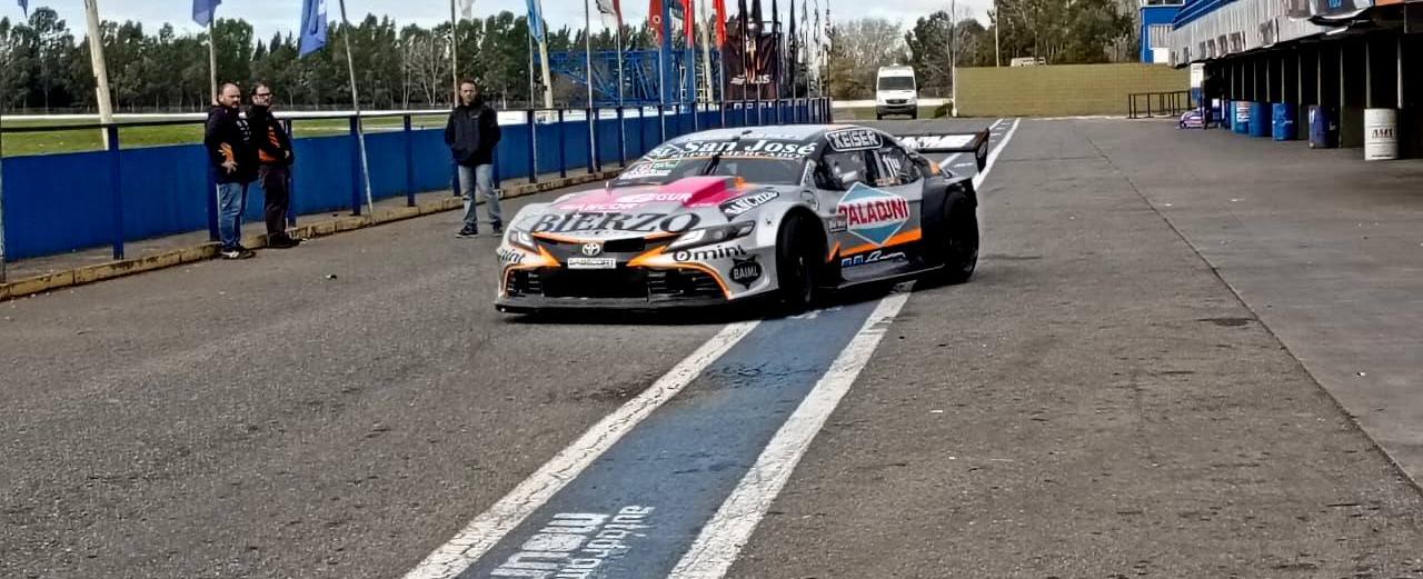 Enfocado en Rafaela, Palazzo prob&oacute; en el Mouras